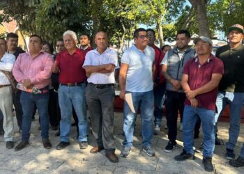 Foto: Redes sociales // Al menos 20 organizaciones de taxistas afirman que subirán el pasaje el 1 de febrero en Huajuapan de León.