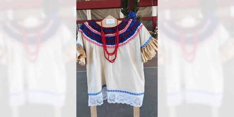 Artesanas se sumaron al rescate cultural del huipil.