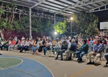Foto: Agencia de Santa Rosa Panzacola // Asamblea vecinal en Santa Rosa Panzacola.