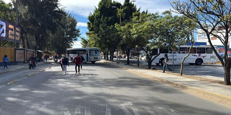 Foto: Álvaro López // Ayer la Universidad se mantuvo abierta a la expectativa de la negociación con el STEUABJO.