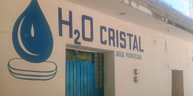 Cuestionan ciudadanos la contratación de autobús de lujo para trasladarse a la Ciudad de México.
