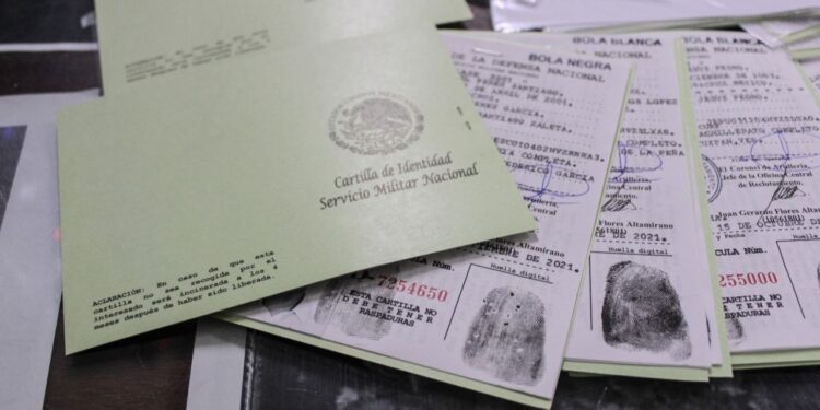 ¿Qué ocurre si no resello mi cartilla militar?