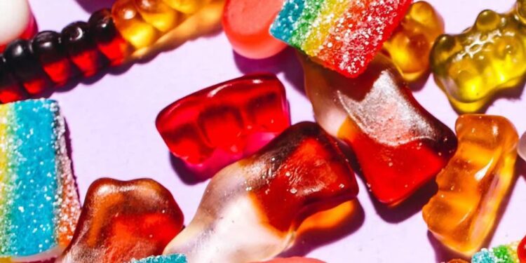 EU prohíbe el colorante rojo No. 3 por riesgo de cáncer: ¿Deberías preocuparte?