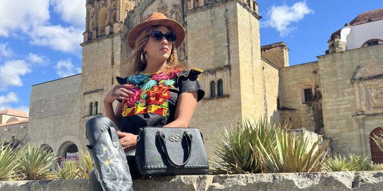 Foto: cortesía // Darla De Troya, de visita en Santo Domingo.