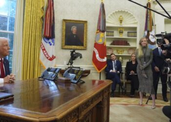 Trump justifica los aranceles a México, Canadá y China con factores económicos y de seguridad