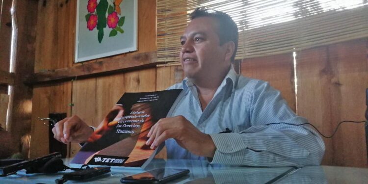 El abogado Heriberto Jiménez habla del libro Diálogos jurisprudenciales en contexto de los Derechos Humanos, que escribe en coautoría.