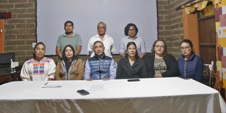 Foto: Jorge Luis Plata // El expresidente municipal de Ocotlán, Luis Francisco Martínez Aquino y excolaboradores, denuncian campaña de difamación.