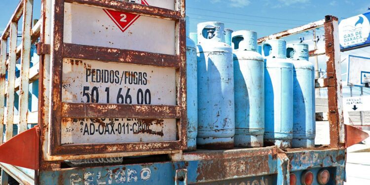 Foto: Adrián Gaytán // Con el desabasto, se encarece el gas LP.
