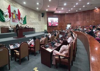 Foto: Adrián Gaytán // El grupo parlamentario de Morena presenta iniciativa para subir a 10% el porcentaje de votos para acceder a financiamiento público.