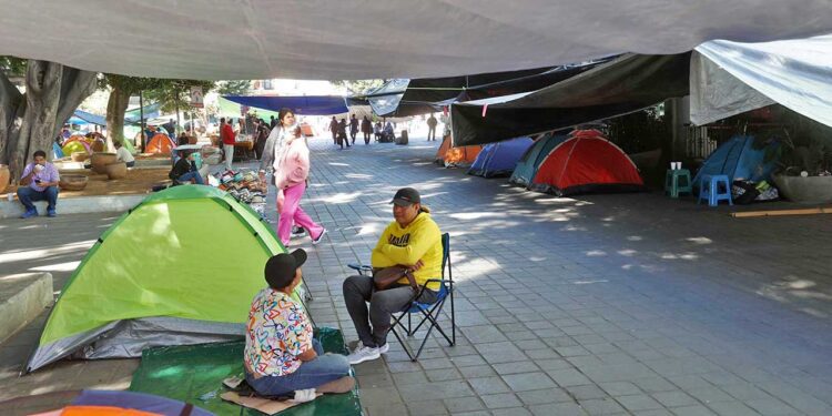 Foto: Luis Alberto Cruz // El municipio trasladó operativo a otras calles cercanas al primer cuadro del Centro Histórico.
