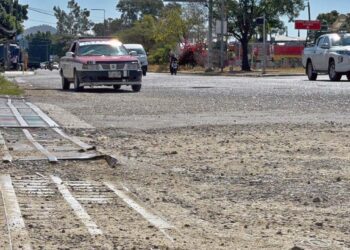 Foto: Álvaro Cuitláhuac López // El pavimento desapareció en Viguera.