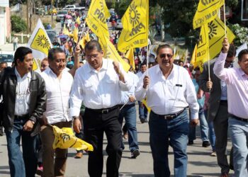 Foto: Luis Alberto Cruz // El PRD respira en Oaxaca. Obtiene registro como partido político local.