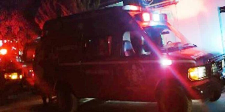 Accidente entre motos deja tres  lesionados y daños materiales 