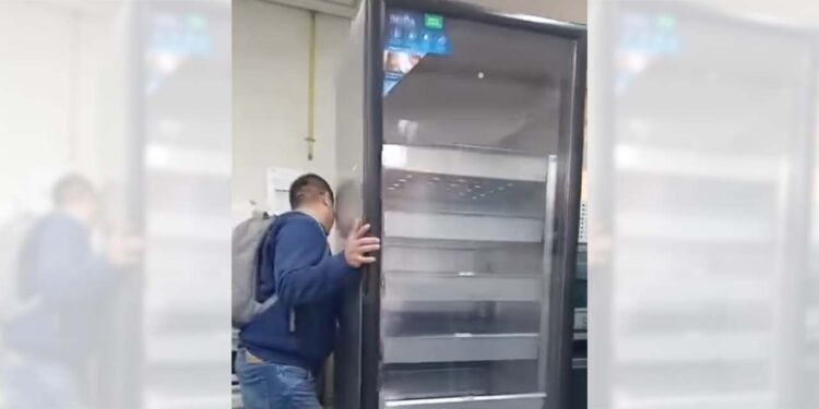 Foto: Tomado de video // El equipo de refrigeración donde se almacenaban las unidades para transfusiones fue retirado del Hospital Civil.