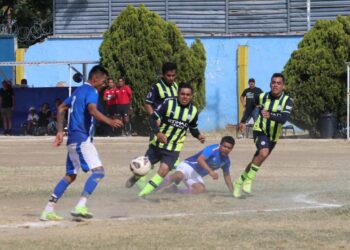 Fotos: Leobardo García Reyes // El fin de semana arrancaron las acciones del futbol de Veteranos.