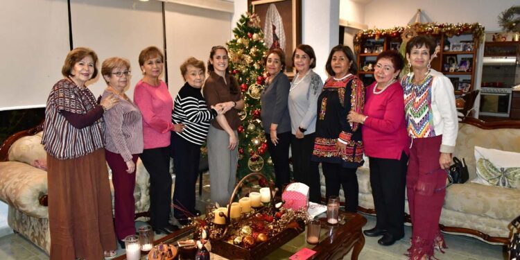 Fotos: Rubén Morales // El grupo de amigas vivió un momento hermoso en el que Natalia compartió sus experiencias.