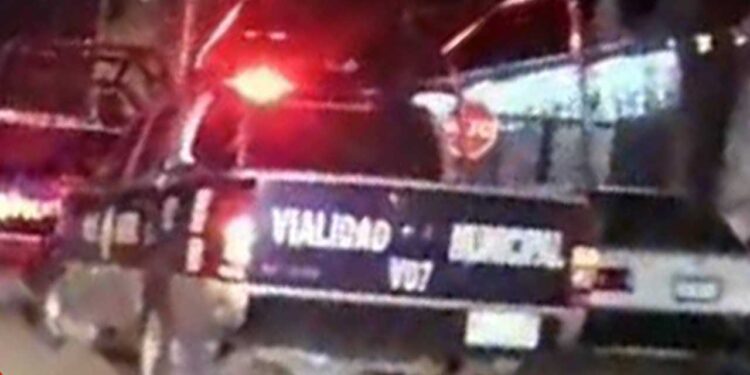 El hombre de 42 años viajaba acompañado de su hija que no resultó herida.