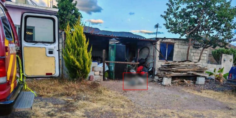 El hombre de 66 años fue encontrado fuera de su domicilio en la agencia Rancho Dolores.
