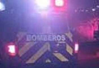 Abre puerta de vehículo y  motociclista resulta herido