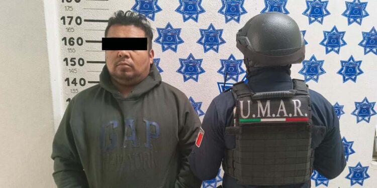 El operativo terminó con la detención del conductor, identificado como Ahuitzol M. G. C., de 38 años.