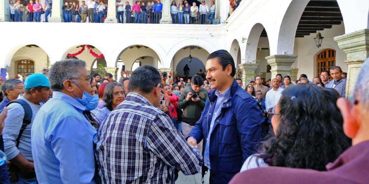 Foto: Municipio de Oaxaca de Juárez // El presidente municipal, Ray Chagoya, sostuvo un encuentro ayer con representantes del Sindicato Autónomo del municipio