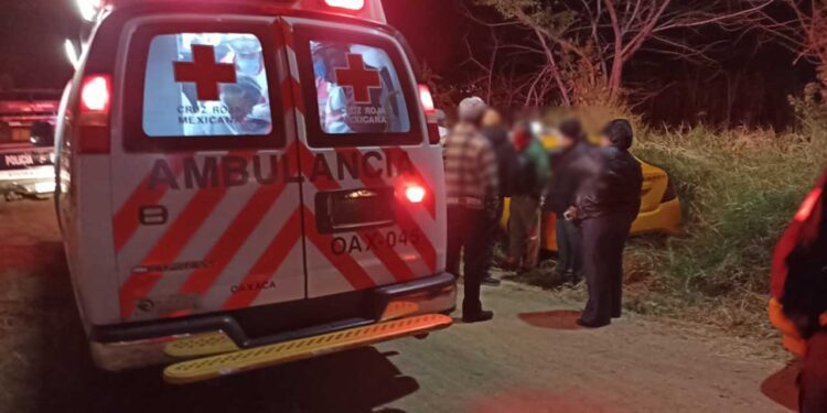 El taxista fue abordado por dos sujetos en la calle de Las Casas esquina con Flores Magón.
