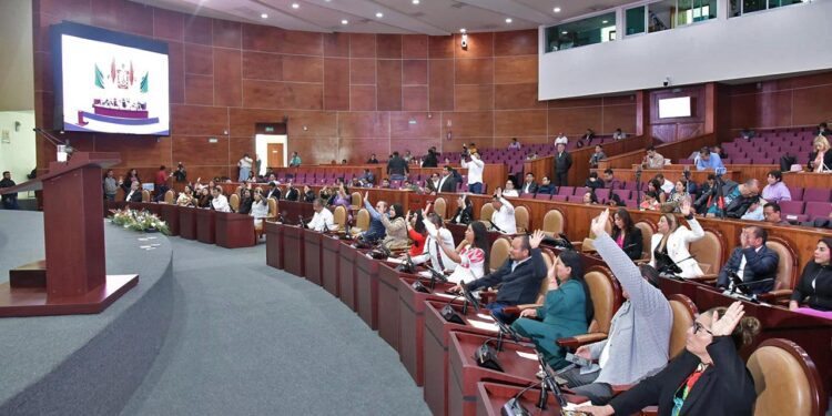 Foto: Congreso de Oaxaca // En sesión del Congreso, se aprobaron normas para proteger el maíz nativo.