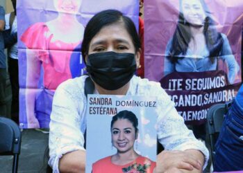 Foto: Adrián Gaytán // Familiares de Sandra Domínguez esperan aún con vida a la activista luego del fallido operativo del miércoles en la Cuenca del Papaloapan.