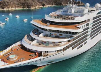 Huatulco, listo en este 2025 con todos sus servicios para la atención de los visitantes.
