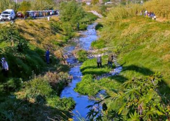 Iniciaron con un mega tequio para sanear el río Atoyac.