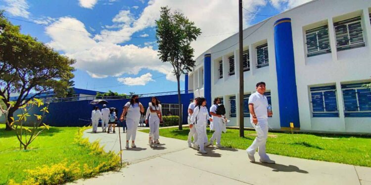 Reinicia UABJO actividades a partir de este lunes