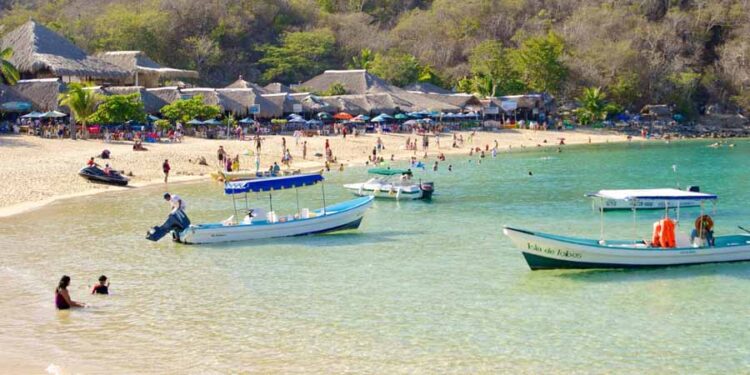 Huatulco se prepara para la conmemoración del Aniversario Luctuoso de Vicente Guerrero en la Playa La Entrega
