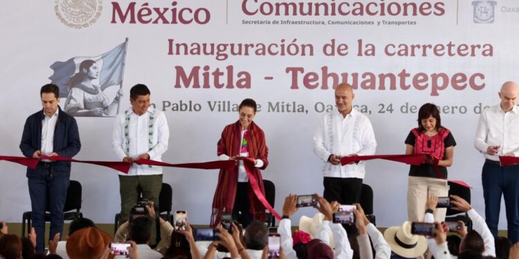 Sheinbaum inaugura la súper Mitla-Tehuantepec