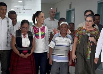 Recorren Sheinbaum y Jara nueva unidad de Salud IMSS-BIENESTAR de Mitla