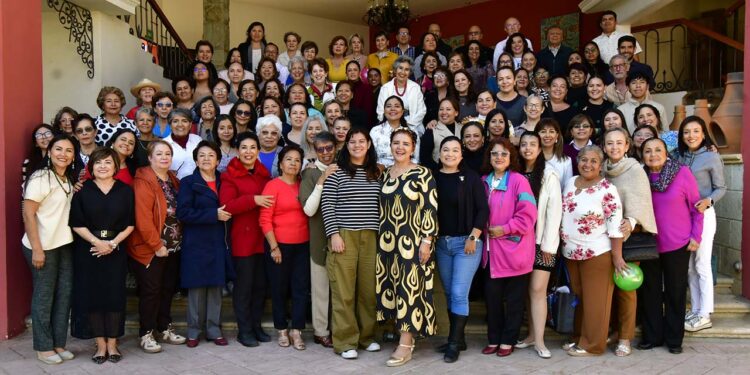Fotos: Rubén Morales // La tradicional fotografía como recuerdo de tan hermoso desayuno-evento.