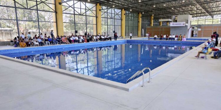 Foto: cortesía // La Unidad deportiva "Cheguigo" de Asunción Ixtalpepec, fue inaugurada este jueves por el gobernador Salomón Jara.