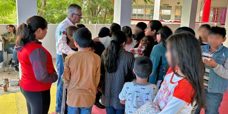 Foto: Igavec // Las capacitaciones y talleres son para estudiantes, padres de familia, profesores, directivos y personal administrativo de las escuelas.