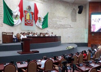 Foto: Adrián Gaytán // Leticia Reyes, titular de la Secretaría de Honestidad, sin pena ni gloria.