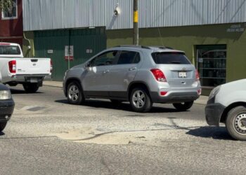 Foto: Adrián Gaytán // Los baches en calles y avenidas, problemática más urgente de atender en la capital.