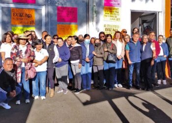 Los trabajadores del Cecyteo protestaron frente a las oficinas centrales de esta institución; evalúan irse a paro si no hay respuestas favorables.