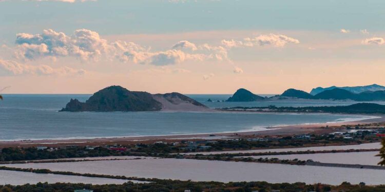 Salina Cruz sobresale por sus bellezas y su desarrollo industrial