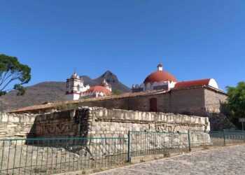Conserva Teotitlán del Valle  sus raíces en sus tapetes  
