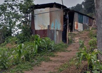 Las familias siguen usando los baños ecológicos o rústicos.