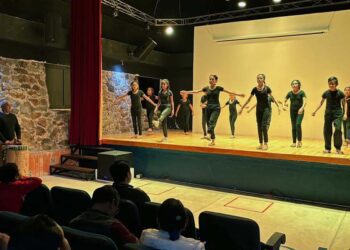 Los talleres están dirigidos para niños y adolescentes de ocho a trece años de edad.