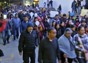 Marcha-mitin en Huautla por la detención de David García Martínez en la ciudad de Oaxaca.