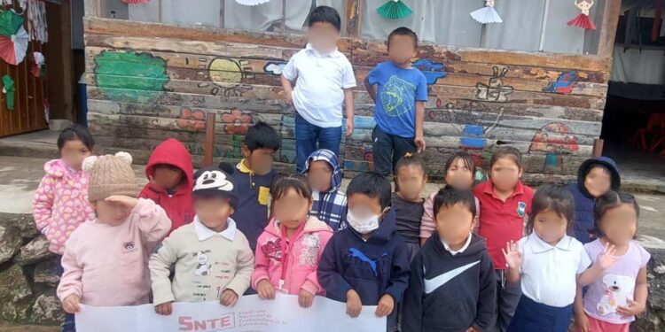 Foto: cortesía // Más de 400 escuelas de la Sección 59, se suman a la campaña “Ármate de valor por una cultura de paz, aprendiendo a convivir”.