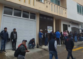 Foto: Juan Carrera // Militantes del PRD encabezados por regidores y exregidores, tomaron las oficinas de la Fiscalía en Huautla para exigir la libertad del edil David García Martínez.