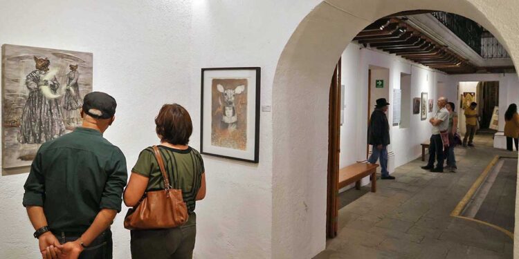 Maries Mediola realiza un registro gráfico de la realidad de un mundo caótico, globalizado, de alta velocidad en la información.