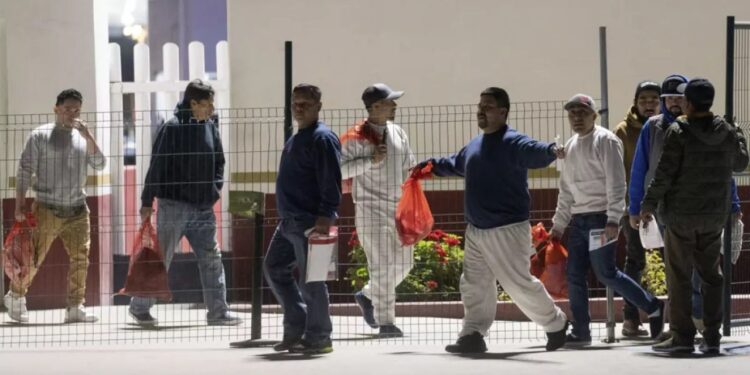 Trump deporta a 500 mexicanos en tres días de gobierno