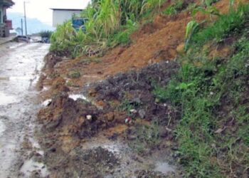 Obras rezagadas en municipios mazatecos, náhuatl y mixtecos.